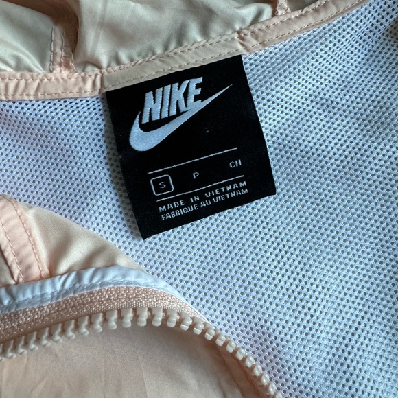 Nike jacket - Picture 2 of 3